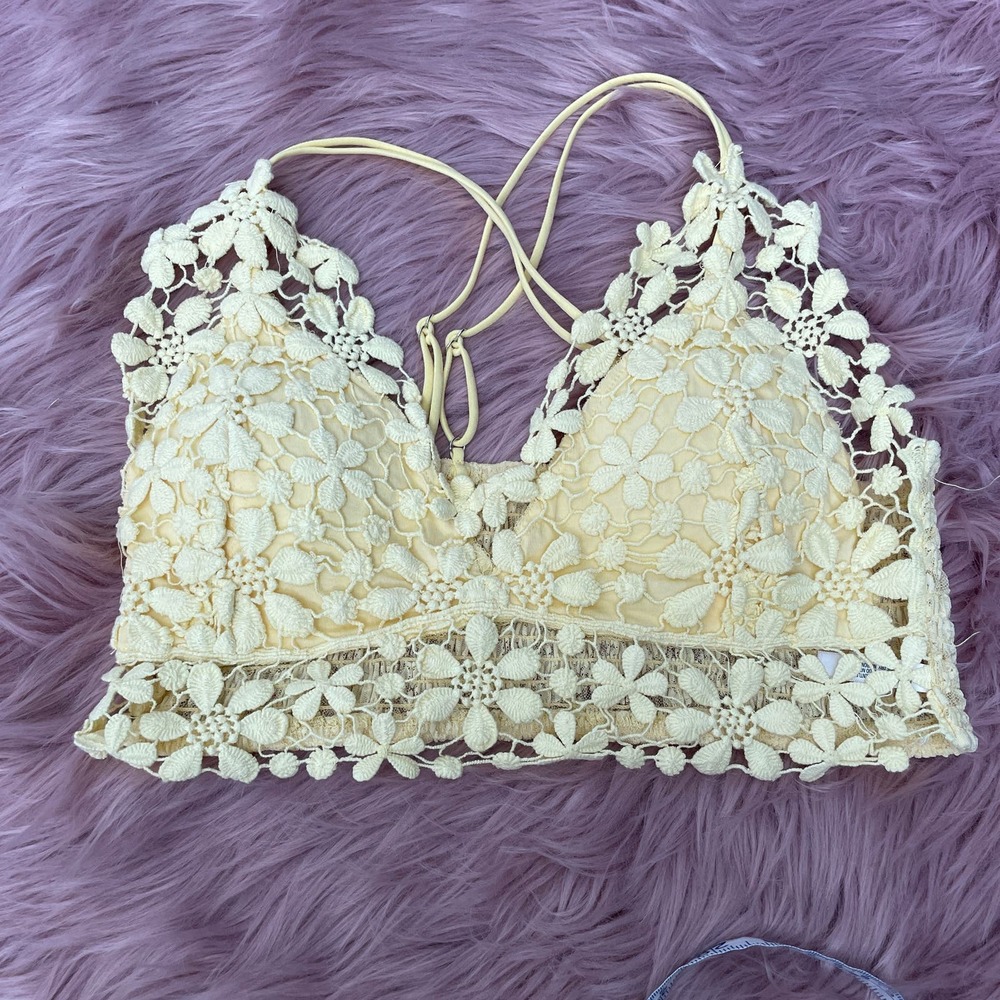 Alya Velour Shorts & True Lace Bralette - Picture 10 of 14